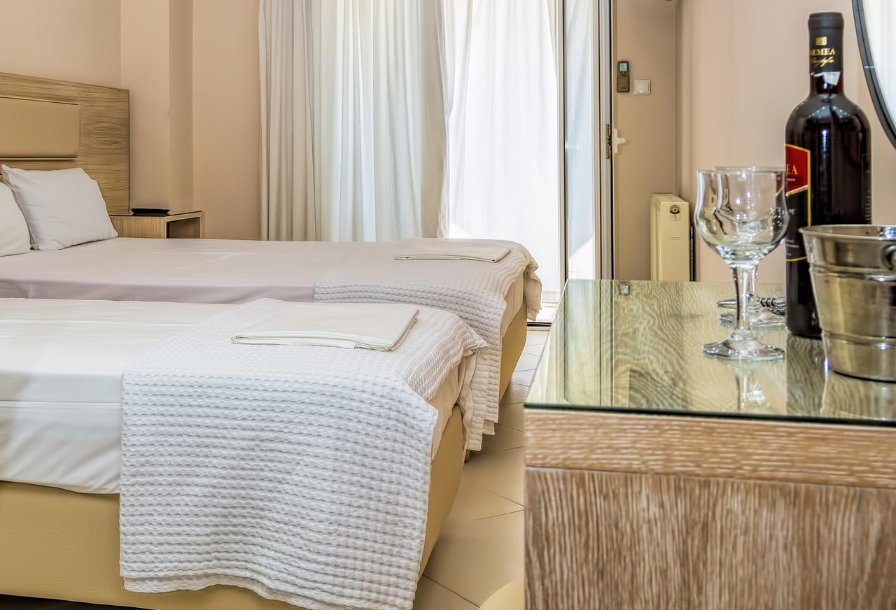 Le Monde Seaview Suites Nea Kallikrateia Exterior photo